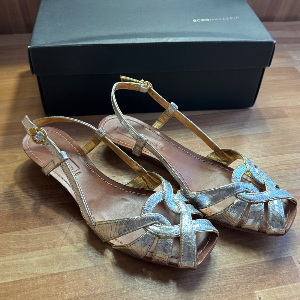 BCBGMaxAzria MA-Belen sandals size 8
